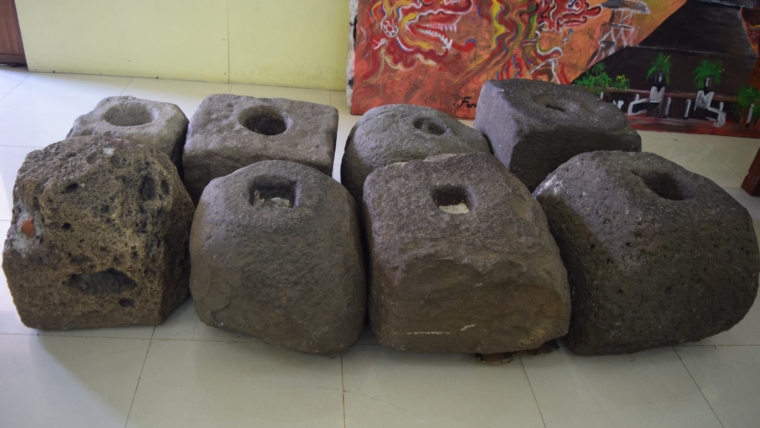 BATU UMPAK JENIS BATU ANDESIT